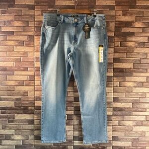 NWT Womens Size 16 Petite Straight Leg Regular Fit Anchor Jeans